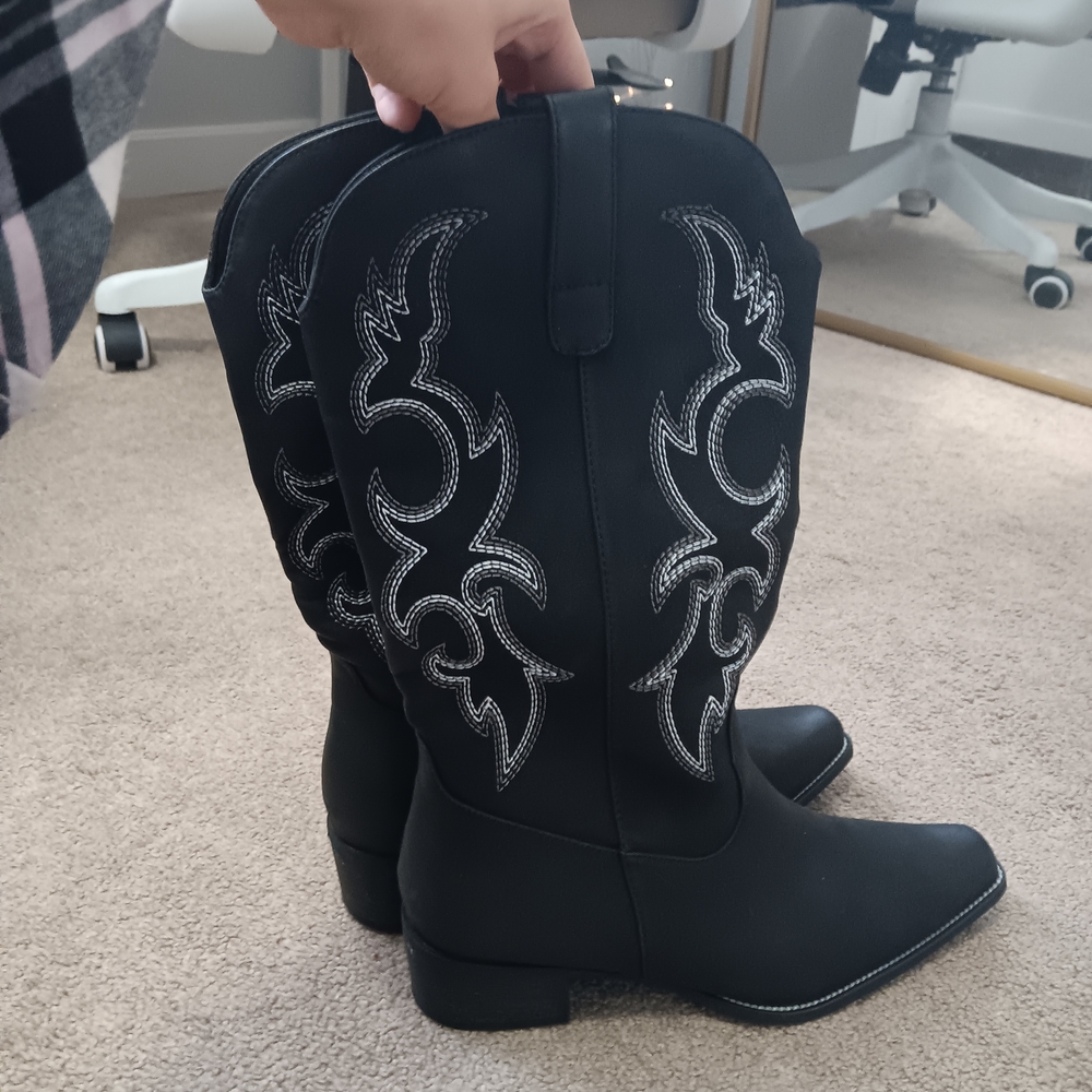Amazon Black Heeled Boots with White Embroidery